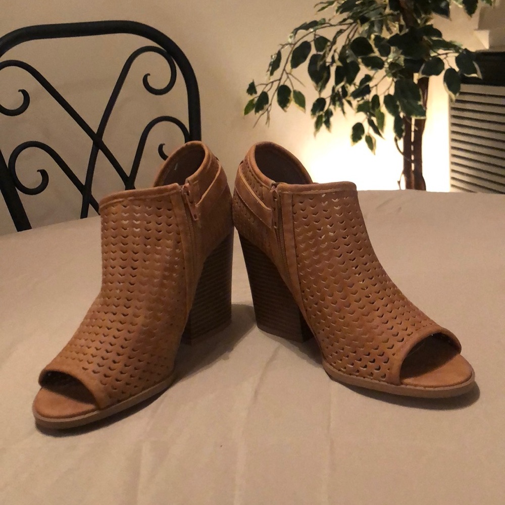 Women’s shoes